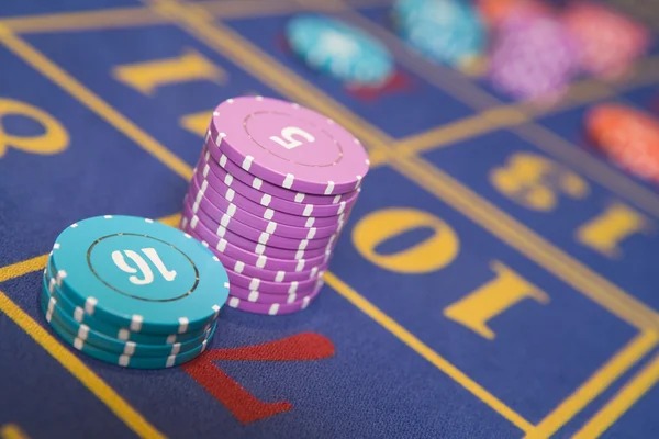 Live casino dealer tables on peri4d platform